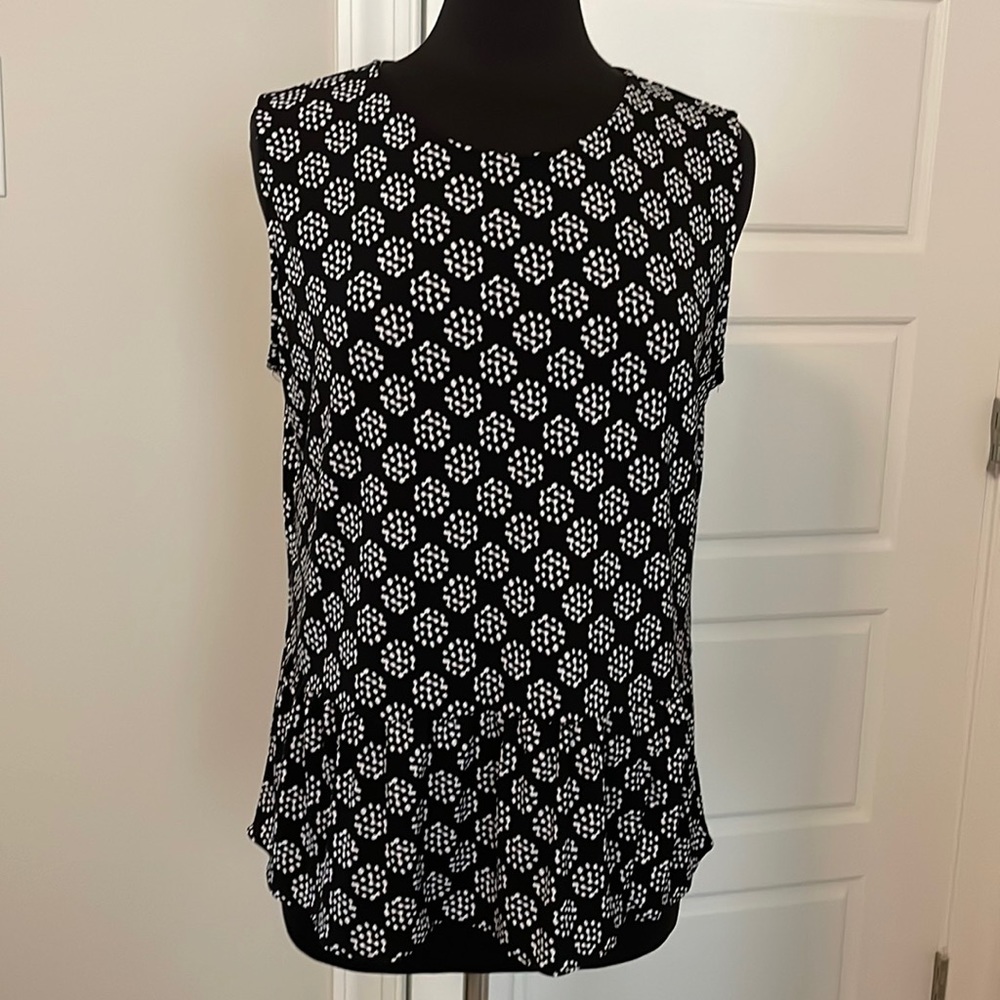 EUC sleeveless top